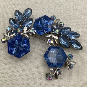 Vintage Deep Blue Beau Jewels Brooch